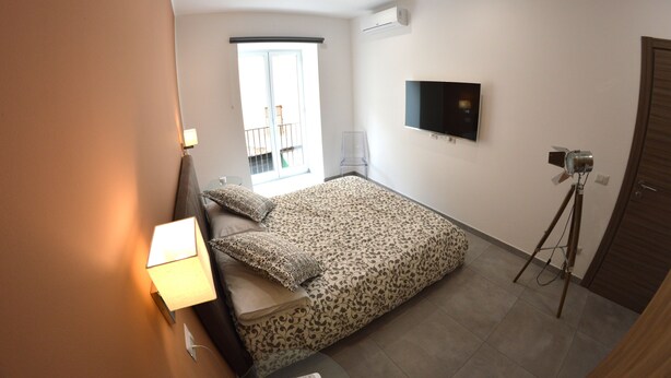 Deluxe Double Room | Desk, WiFi (free), bed sheets - Ciu Ciu Home (Palermo)