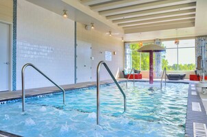 Una piscina techada