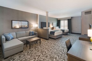 Escrivaninha, espaço de trabalho para notebook, cortinas blackout