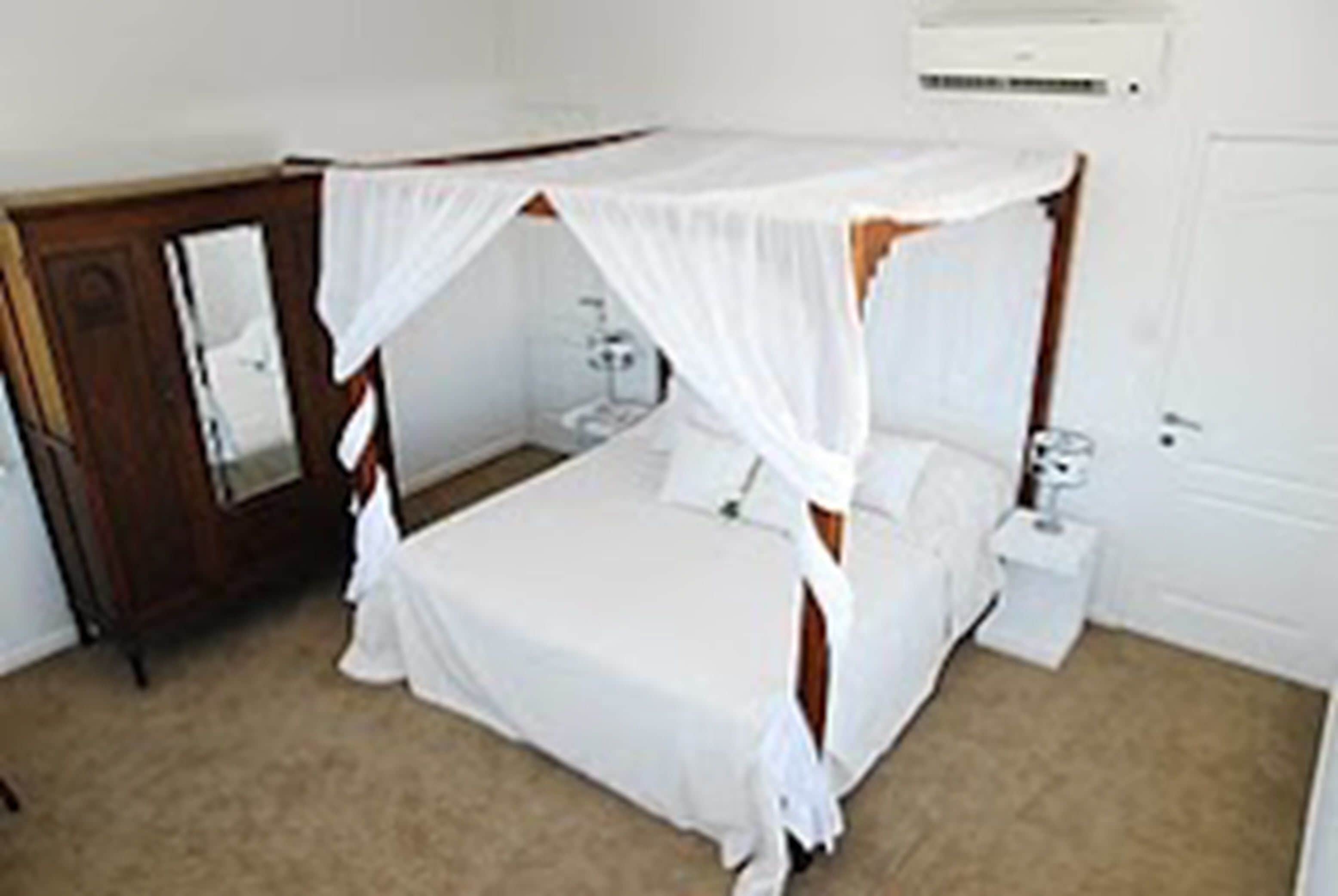standard room | premium bedding, minibar, in-room safe, individually decorated