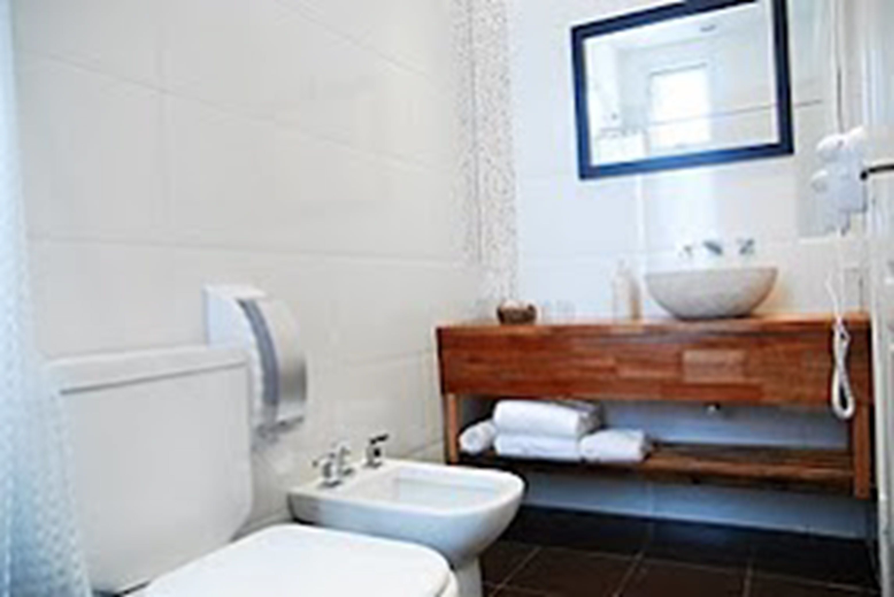 shower, rainfall showerhead, free toiletries, hair dryer