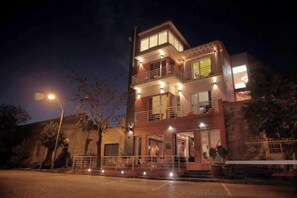 Front of property - Hotel Boutique Los Muelles (Carmelo)