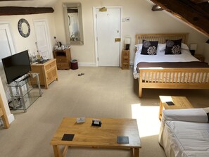 Deluxe Triple Room, 2 Bedrooms, Garden View | 1 bedroom, iron/ironing board, free WiFi, bed sheets - Town Mills B &B (Dulverton)