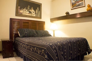 Executive Suite, 1 Double Bed | Premium bedding, in-room safe, desk, iron/ironing board