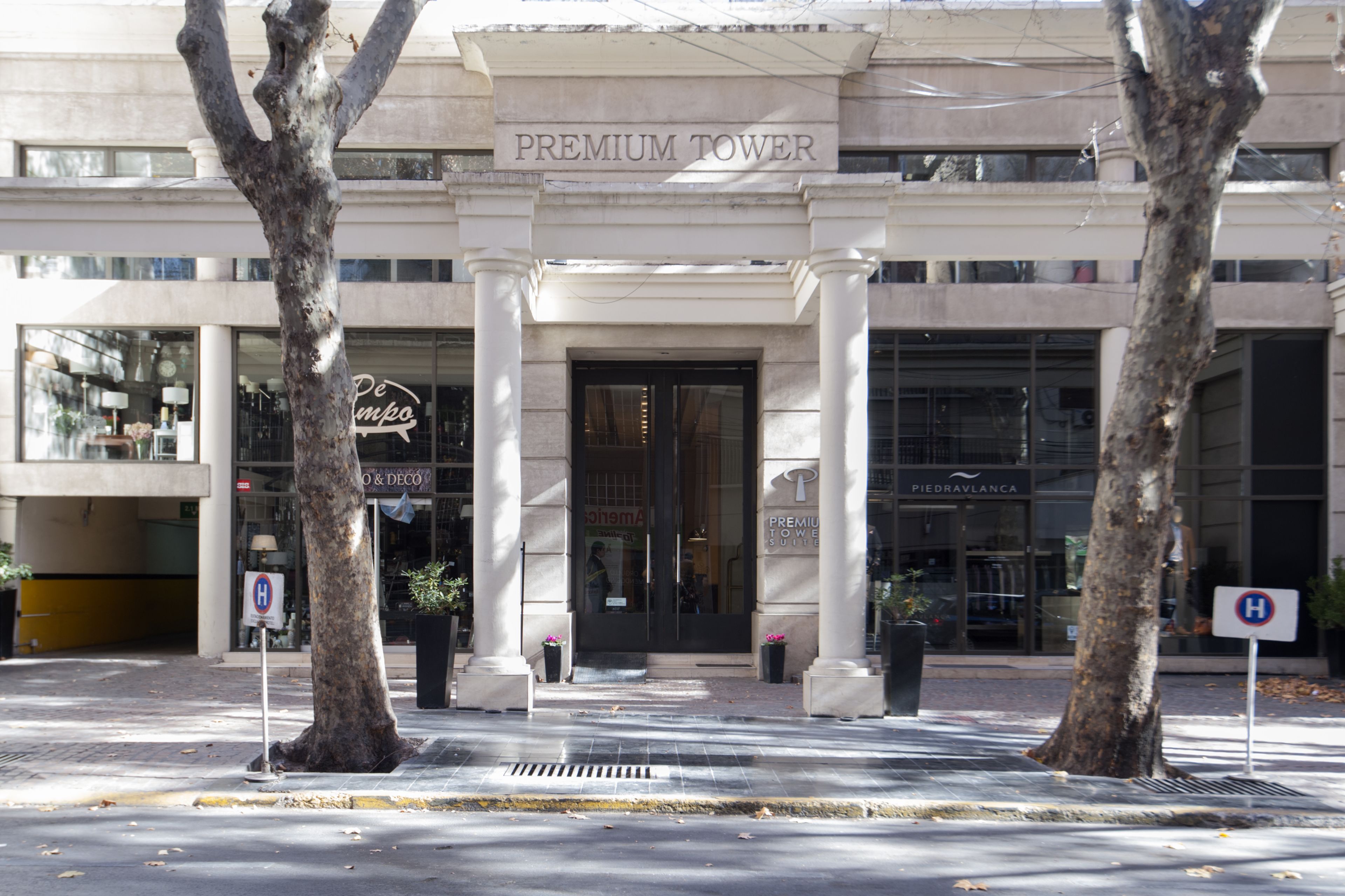 Fachada de la propiedad