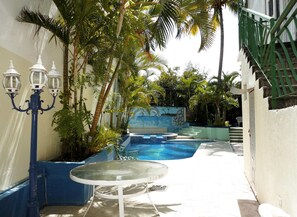 Outdoor pool - Hotel Miramonte & apartments (San Salvador)