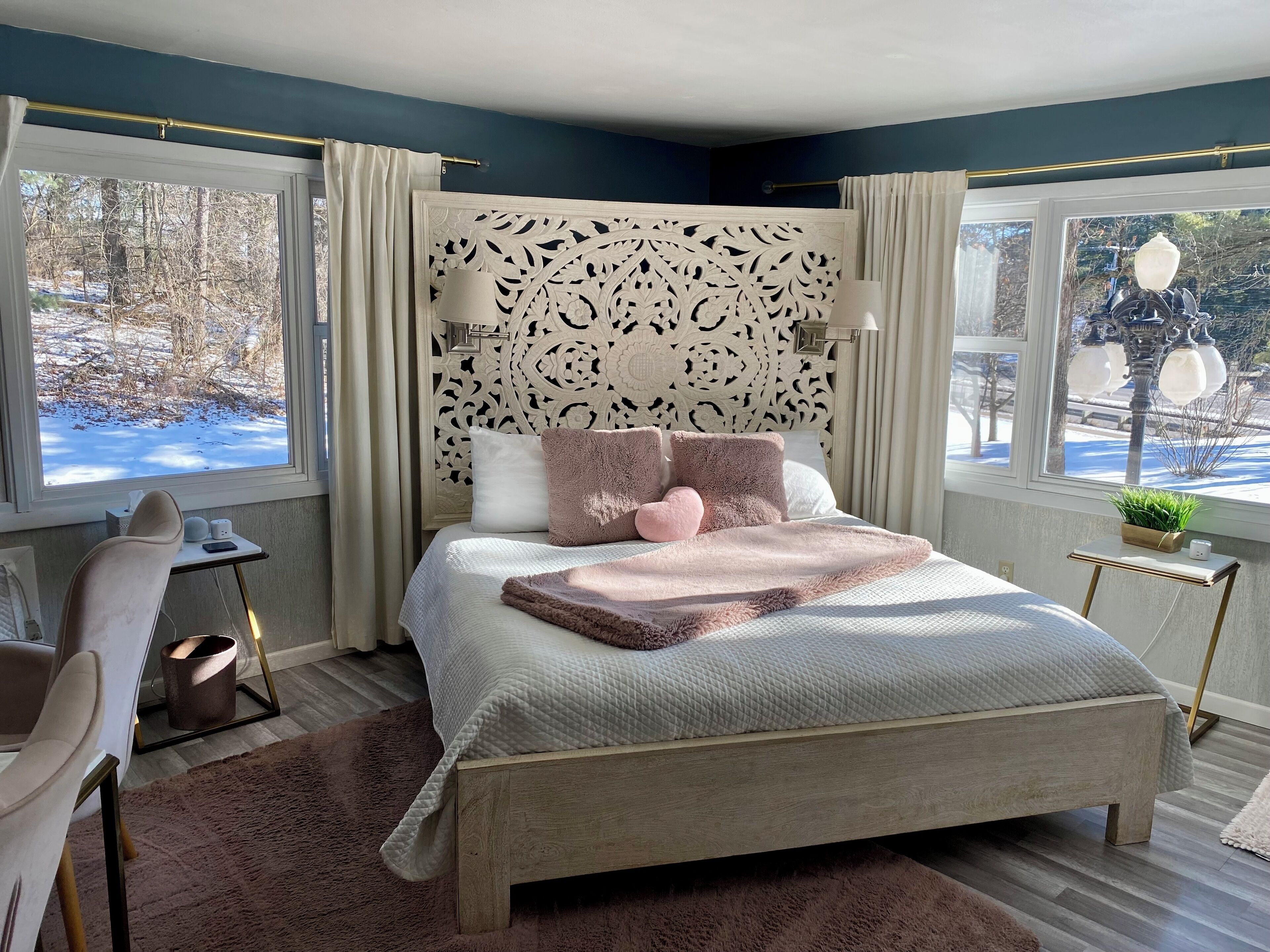 Romantic Studio Suite, 1 King Bed, Jetted Tub, Ground Floor | Egyptian cotton sheets, premium bedding, pillow-top beds