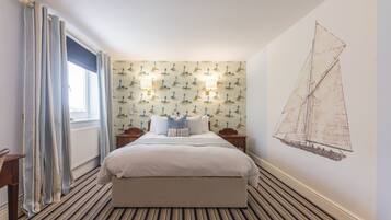 Double Room, Accessible | Individually decorated, iron/ironing board, free WiFi, bed sheets