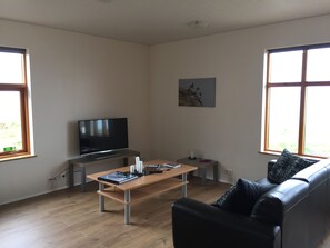 Family Apartment, Multiple Beds, Ocean View | Living room