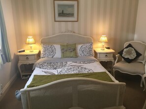 Desk, soundproofing, free WiFi - Copperfields Guesthouse (Norwich)