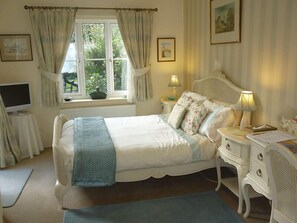 Escritorio, insonorización y wifi gratis