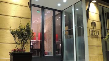 Free daily full breakfast