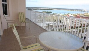 Room | Balcony
