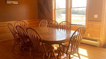 Phòng | Khu vực ăn uống tại phòng