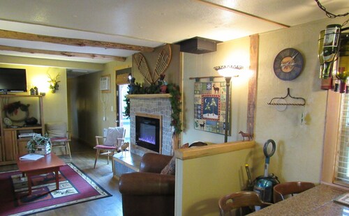 Uncle Billy Bob's Redneck Trailers Vacation Rentals #3