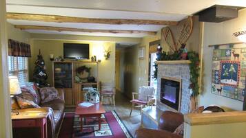 Kamar | Area keluarga | TV dan pemutar DVD