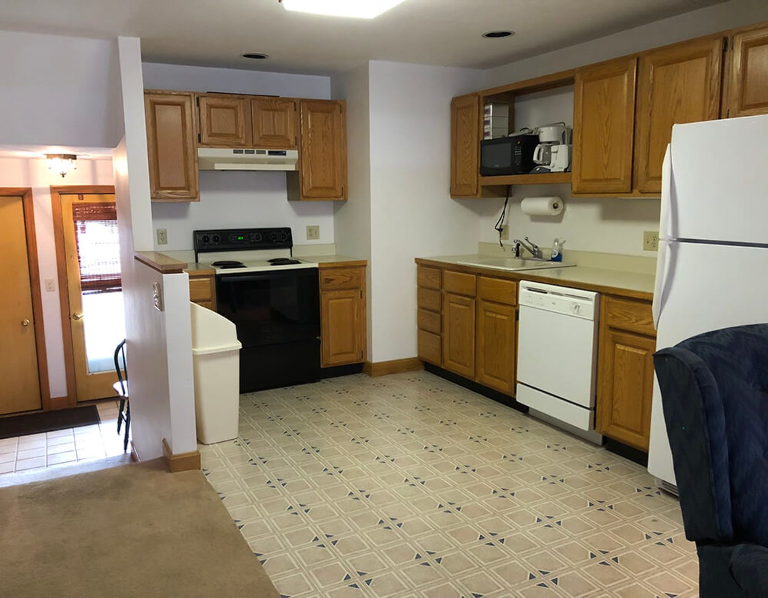 Room | Private kitchen | Fridge, microwave, coffee/tea maker