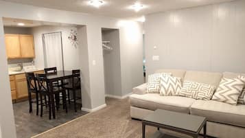 Room | Living area | TV, DVD player