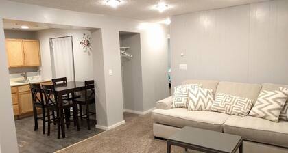 2 Bedroom Basement Apartment Quiet Neighborhood