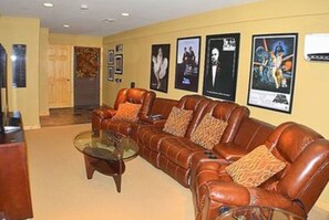 Room | Living room | TV