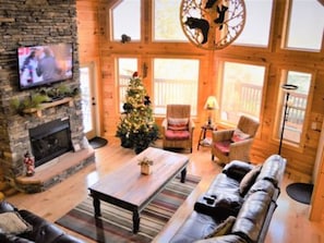 Room | Living room | TV, DVD player - Bearmont Lodge Mtn Views (Sevierville)
