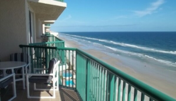 Room | Balcony