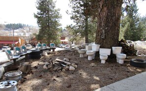 Property grounds - Uncle Billy Bob's Redneck Trailers Vacation Rentals #2 (Garden Valley)