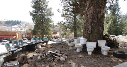 Uncle Billy Bob's Redneck Trailers Vacation Rentals #2