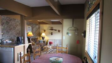 Room | In-room dining