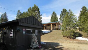 Exterior - Uncle Billy Bob's Redneck Trailers Vacation Rentals-Bubba's Glamper #4 - Caravan Park (Garden Valley)
