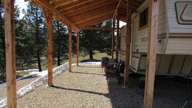 Exterior - Uncle Billy Bob's Redneck Trailers Vacation Rentals-Bubba's Glamper #4 - Caravan Park (Garden Valley)