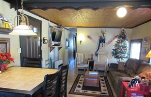 Room | Living room - Uncle Billy Bob's Redneck Trailers Vacation Rentals #1 (Garden Valley)