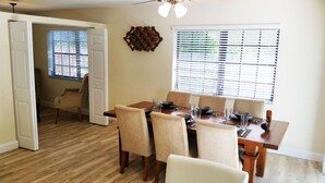 Room | In-room dining - Private Beach and Pool house (Pompano Beach)