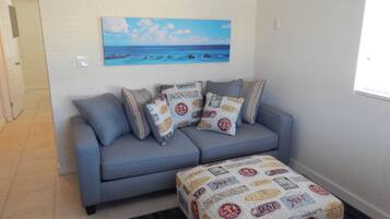 Camera | Area soggiorno | TV