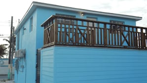 Unclassified image, 3 of 15, button - BIMINI LOFTS Across from Big Game club - 1 of 2 furnished apartments (Alice Town)