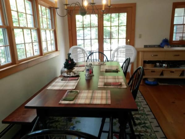 Room | In-room dining