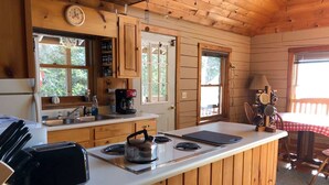 Chambre | Cuisine privée | Cafetière-théière, réfrigérateur, four à micro-ondes