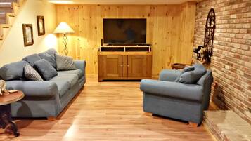 Room | Living room | TV