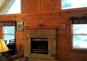 Room | Living area | TV, DVD player - Always Christmas (at Bear Creek) (Pigeon Forge)