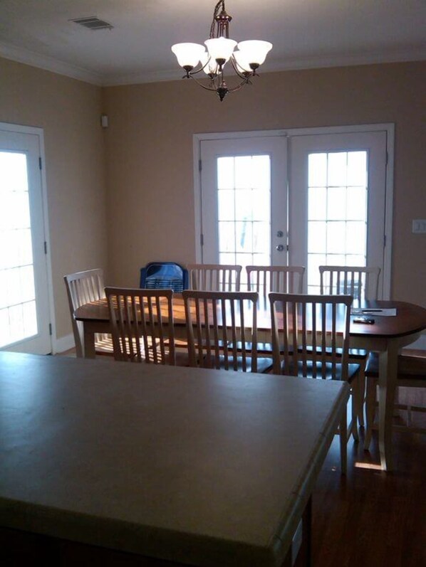 In-room dining - Sea Haven (Port Bolivar)