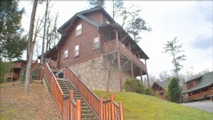 Exterior - Stairway to Heaven (Sevierville)
