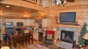 Room | Living room | TV - Stairway to Heaven (Sevierville)