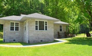 Exterior - Creekside Retreat (Sevierville)