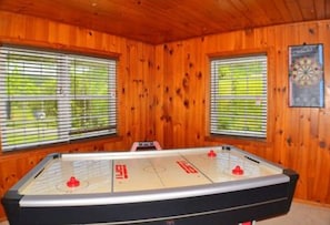 Room | Room amenity - Creekside Retreat (Sevierville)