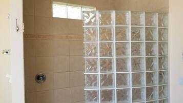 Room | Bathroom shower