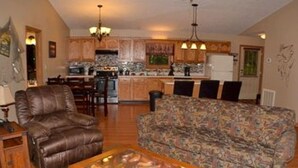 Room | Living area - Can't Wait to Hibernate (Sevierville)