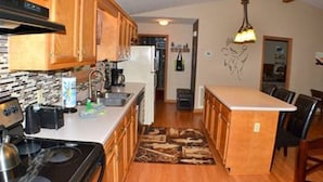 Room | Private kitchen - Can't Wait to Hibernate (Sevierville)