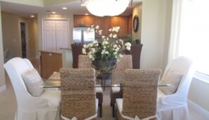 Room | In-room dining