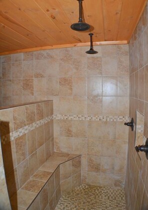 Room | Bathroom shower - Sugar Bear Mtn Hideaway (Pigeon Forge)