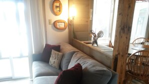 Room | Living area